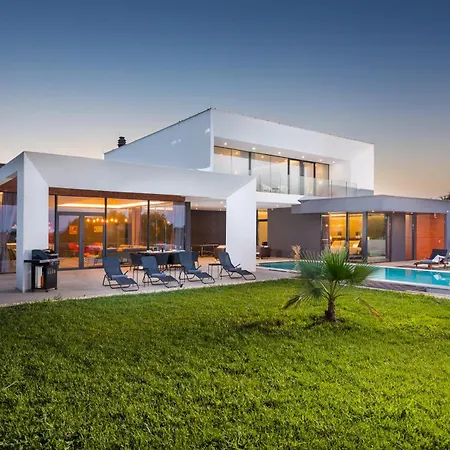 Villa C Istria *